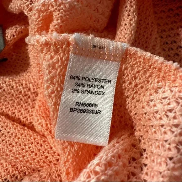 Rubbish women's oversized size medium knit peach crop top with V- neck back - Picture 4 of 4